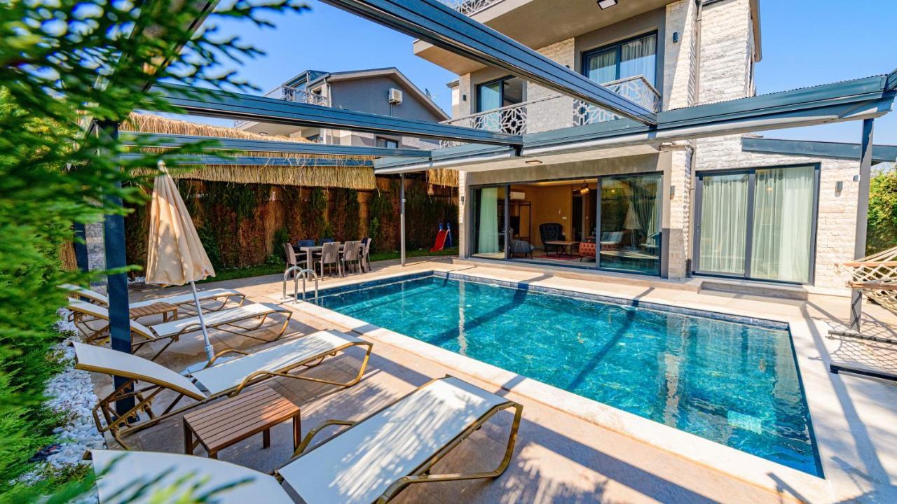 Söğüt 4 - 4 Bedroom With Jacuzzi In Villa Fethiye